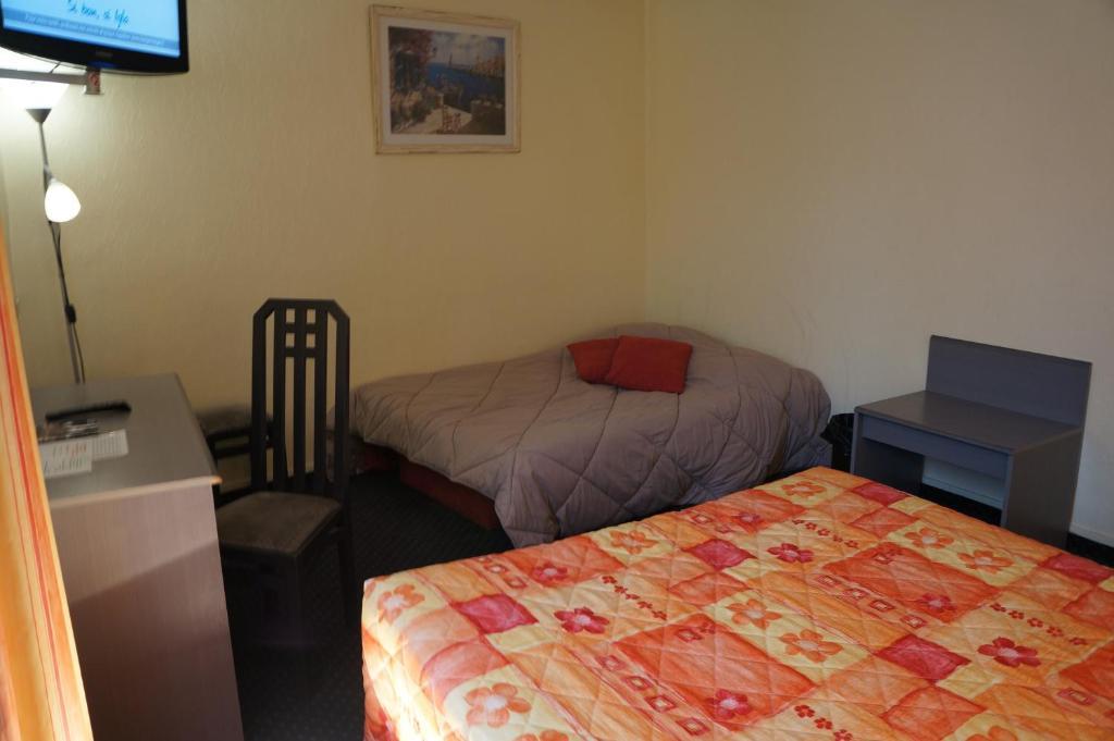 Hotel A La Grace De Dieu Brie-Comte-Robert Zewnętrze zdjęcie