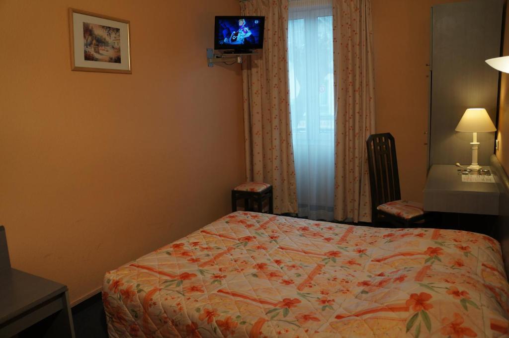 Hotel A La Grace De Dieu Brie-Comte-Robert Zewnętrze zdjęcie